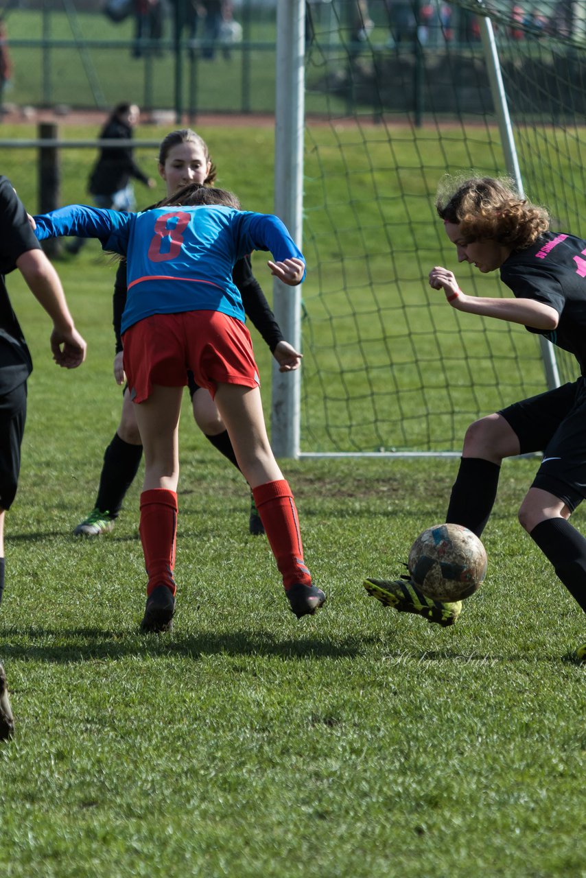 Bild 83 - C-Juniorinnen SV Steinhorst/Labenz - TSV Friedrichsberg-Busdorf : Ergebnis: 5:0